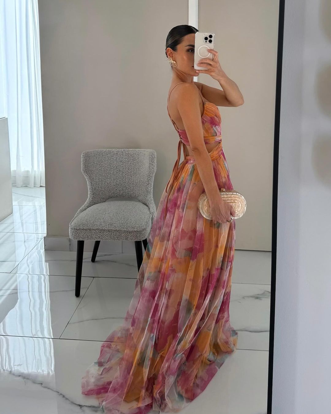 Dress Romantic, Invisible