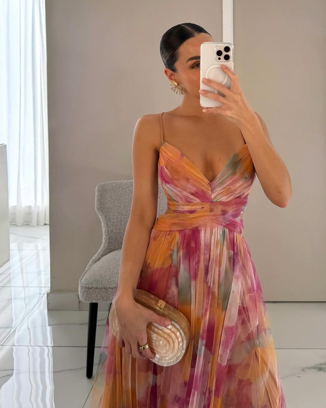 Dress Romantic, Invisible