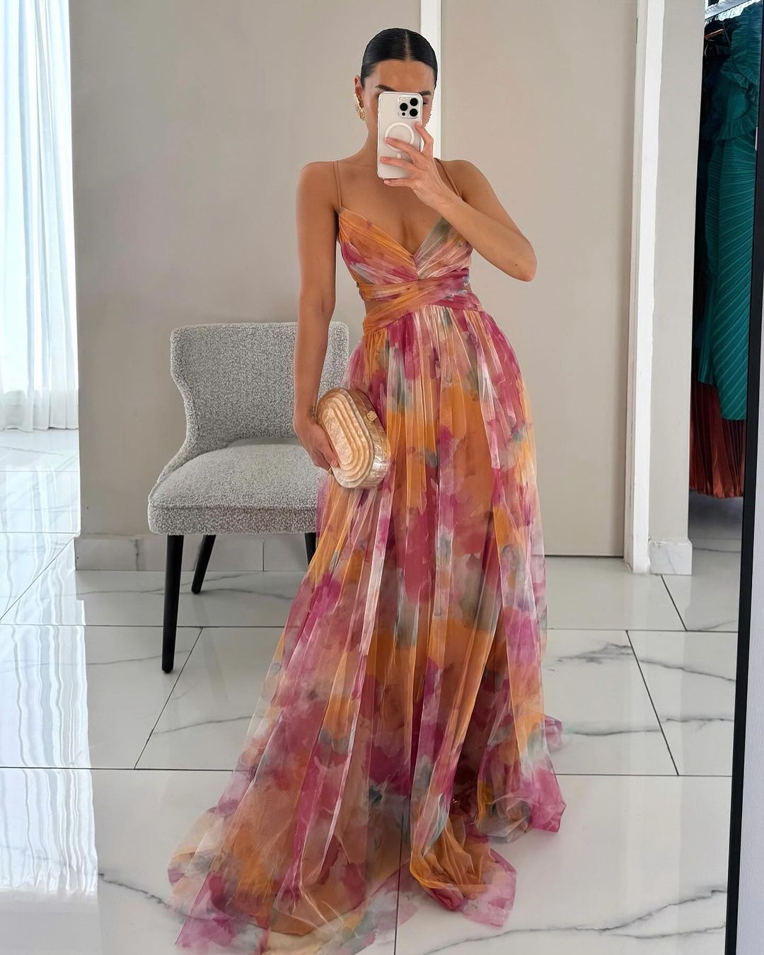 Dress Romantic, Invisible