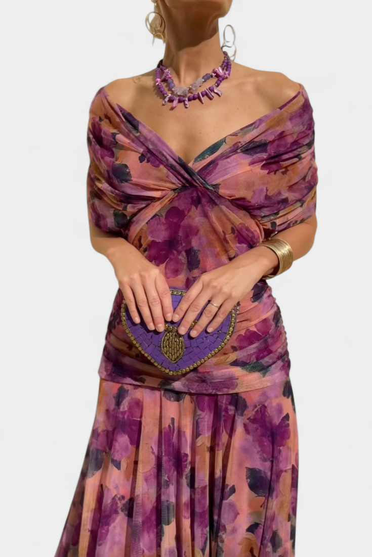 Elegant Dress With V-Neckline