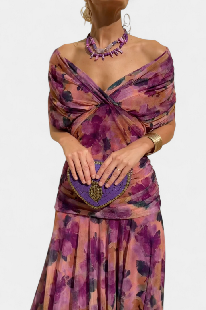Elegant Dress With V-Neckline