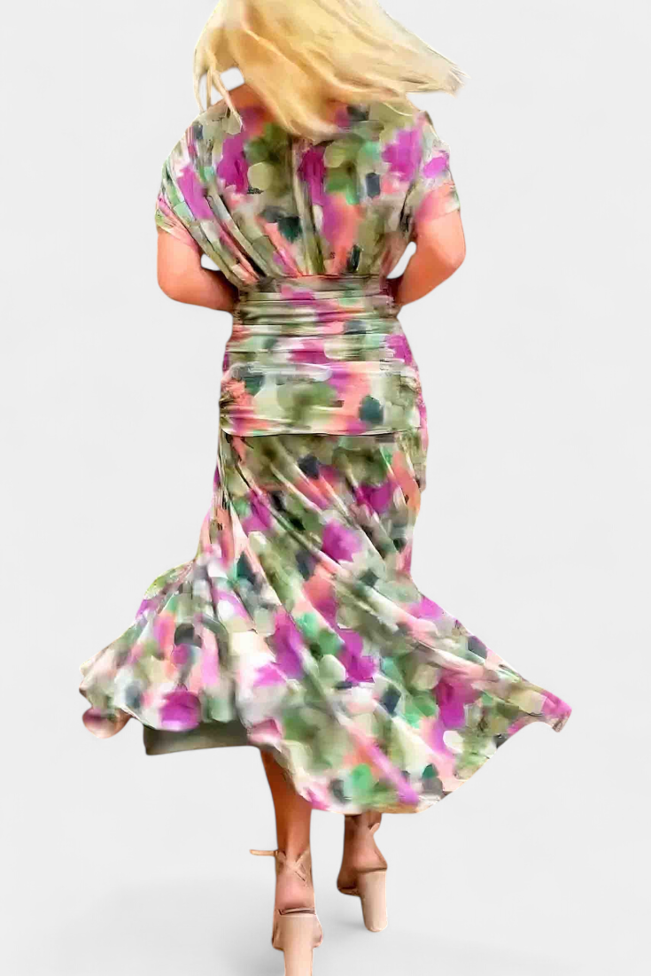 Elegant Dress With V-Neckline